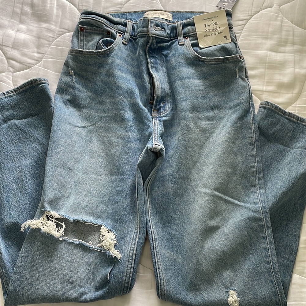 straight 90s jeans